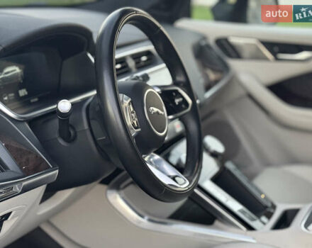 Черный Ягуар I-Pace, объемом двигателя 0 л и пробегом 120 тыс. км за 32990 $, фото 44 на Automoto.ua