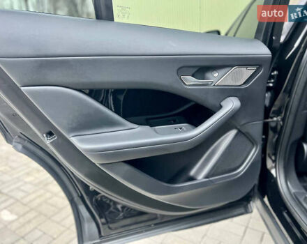 Черный Ягуар I-Pace, объемом двигателя 0 л и пробегом 57 тыс. км за 31500 $, фото 21 на Automoto.ua