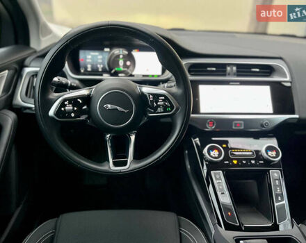 Черный Ягуар I-Pace, объемом двигателя 0 л и пробегом 57 тыс. км за 31500 $, фото 30 на Automoto.ua