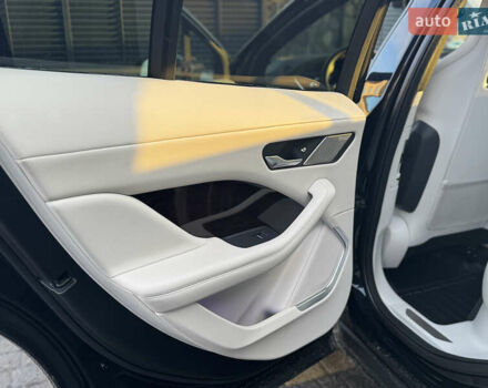 Черный Ягуар I-Pace, объемом двигателя 0 л и пробегом 120 тыс. км за 32990 $, фото 19 на Automoto.ua