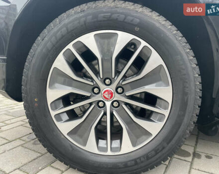 Черный Ягуар I-Pace, объемом двигателя 0 л и пробегом 64 тыс. км за 35900 $, фото 29 на Automoto.ua