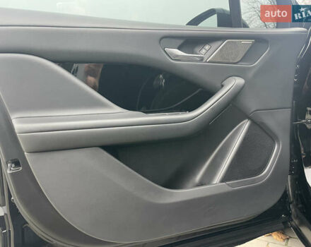 Черный Ягуар I-Pace, объемом двигателя 0 л и пробегом 64 тыс. км за 35900 $, фото 22 на Automoto.ua