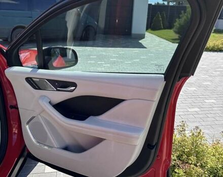 Красный Ягуар I-Pace, объемом двигателя 0 л и пробегом 88 тыс. км за 30000 $, фото 24 на Automoto.ua
