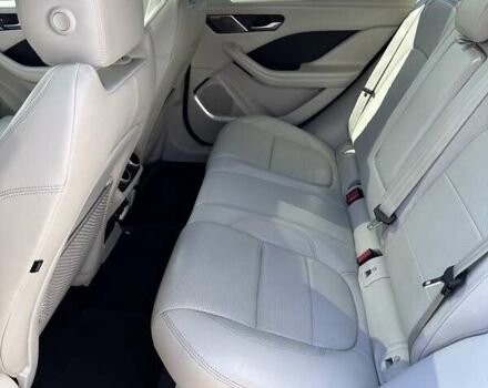 Красный Ягуар I-Pace, объемом двигателя 0 л и пробегом 88 тыс. км за 30000 $, фото 20 на Automoto.ua