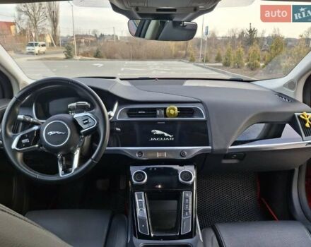 Красный Ягуар I-Pace, объемом двигателя 0 л и пробегом 91 тыс. км за 26000 $, фото 9 на Automoto.ua