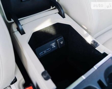 Красный Ягуар I-Pace, объемом двигателя 0 л и пробегом 115 тыс. км за 23200 $, фото 8 на Automoto.ua