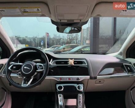 Красный Ягуар I-Pace, объемом двигателя 0 л и пробегом 106 тыс. км за 26490 $, фото 17 на Automoto.ua