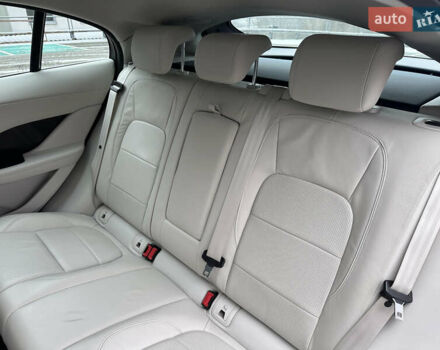 Красный Ягуар I-Pace, объемом двигателя 0 л и пробегом 100 тыс. км за 23900 $, фото 73 на Automoto.ua