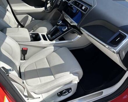 Красный Ягуар I-Pace, объемом двигателя 0 л и пробегом 88 тыс. км за 30000 $, фото 25 на Automoto.ua