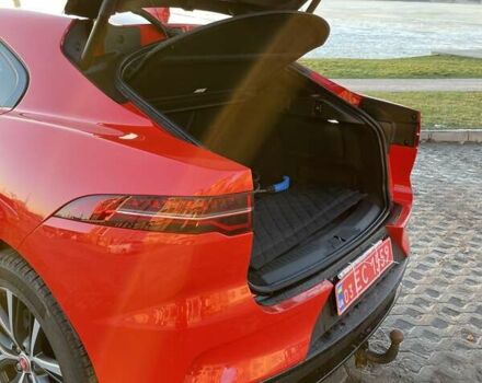 Красный Ягуар I-Pace, объемом двигателя 0 л и пробегом 101 тыс. км за 30500 $, фото 3 на Automoto.ua