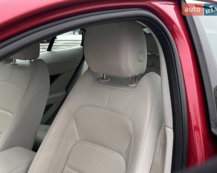 Красный Ягуар I-Pace, объемом двигателя 0 л и пробегом 100 тыс. км за 23900 $, фото 63 на Automoto.ua