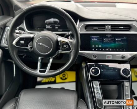 Красный Ягуар I-Pace, объемом двигателя 90 л и пробегом 78 тыс. км за 45000 $, фото 13 на Automoto.ua