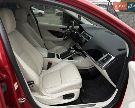 Красный Ягуар I-Pace, объемом двигателя 0 л и пробегом 158 тыс. км за 25999 $, фото 94 на Automoto.ua