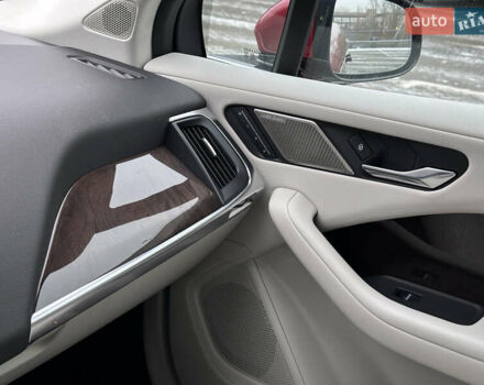 Красный Ягуар I-Pace, объемом двигателя 0 л и пробегом 100 тыс. км за 23900 $, фото 54 на Automoto.ua