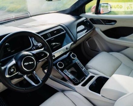 Красный Ягуар I-Pace, объемом двигателя 0 л и пробегом 115 тыс. км за 23200 $, фото 1 на Automoto.ua