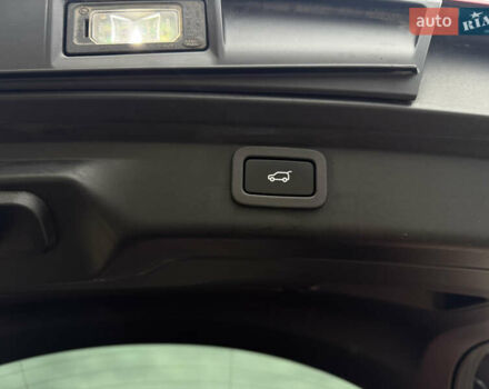 Красный Ягуар I-Pace, объемом двигателя 0 л и пробегом 158 тыс. км за 25999 $, фото 50 на Automoto.ua