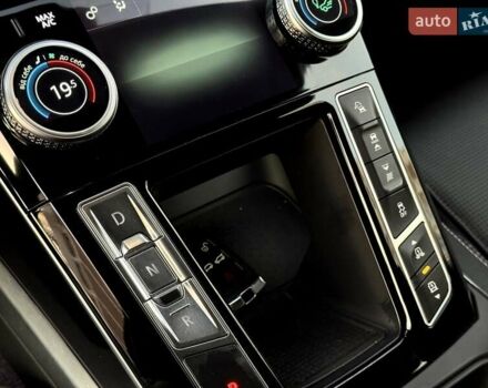 Красный Ягуар I-Pace, объемом двигателя 0 л и пробегом 120 тыс. км за 22990 $, фото 81 на Automoto.ua