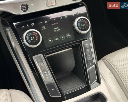 Красный Ягуар I-Pace, объемом двигателя 0 л и пробегом 100 тыс. км за 23900 $, фото 50 на Automoto.ua