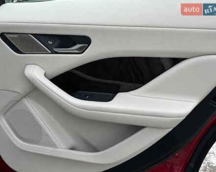 Красный Ягуар I-Pace, объемом двигателя 0 л и пробегом 100 тыс. км за 23900 $, фото 79 на Automoto.ua