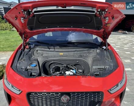 Красный Ягуар I-Pace, объемом двигателя 0 л и пробегом 88 тыс. км за 30000 $, фото 9 на Automoto.ua