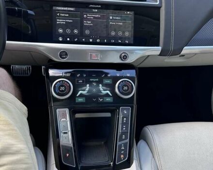 Красный Ягуар I-Pace, объемом двигателя 0 л и пробегом 88 тыс. км за 30000 $, фото 15 на Automoto.ua