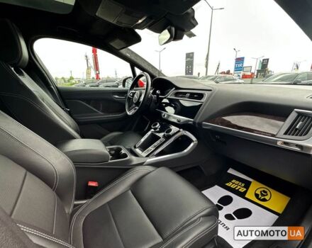Красный Ягуар I-Pace, объемом двигателя 90 л и пробегом 78 тыс. км за 45000 $, фото 14 на Automoto.ua