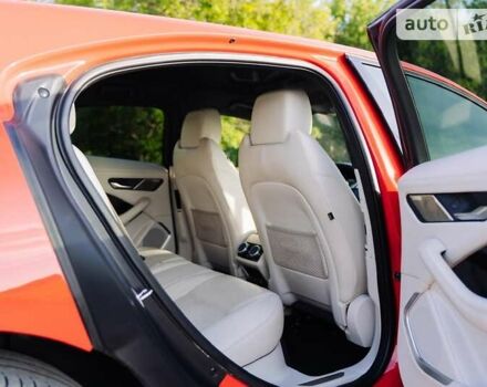Красный Ягуар I-Pace, объемом двигателя 0 л и пробегом 115 тыс. км за 23200 $, фото 16 на Automoto.ua