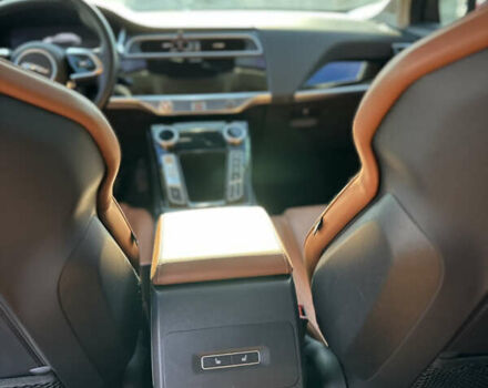 Красный Ягуар I-Pace, объемом двигателя 0 л и пробегом 93 тыс. км за 24000 $, фото 14 на Automoto.ua