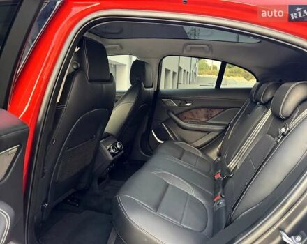 Красный Ягуар I-Pace, объемом двигателя 0 л и пробегом 120 тыс. км за 22990 $, фото 58 на Automoto.ua