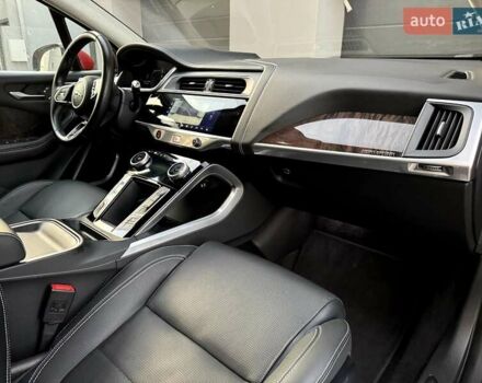 Красный Ягуар I-Pace, объемом двигателя 0 л и пробегом 120 тыс. км за 22990 $, фото 80 на Automoto.ua
