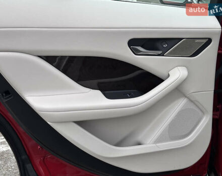 Красный Ягуар I-Pace, объемом двигателя 0 л и пробегом 100 тыс. км за 23900 $, фото 76 на Automoto.ua