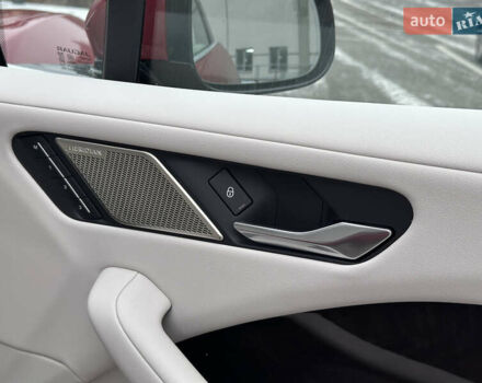 Красный Ягуар I-Pace, объемом двигателя 0 л и пробегом 100 тыс. км за 23900 $, фото 57 на Automoto.ua