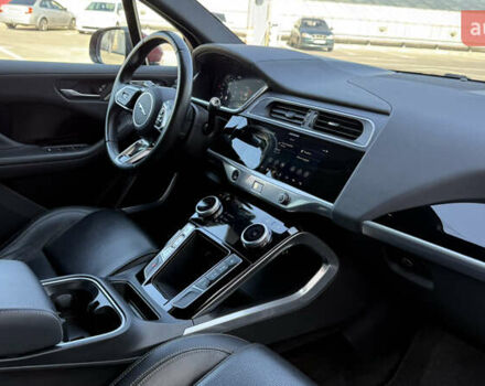 Красный Ягуар I-Pace, объемом двигателя 0 л и пробегом 101 тыс. км за 28900 $, фото 69 на Automoto.ua