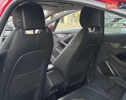 Красный Ягуар I-Pace, объемом двигателя 0 л и пробегом 163 тыс. км за 21999 $, фото 56 на Automoto.ua