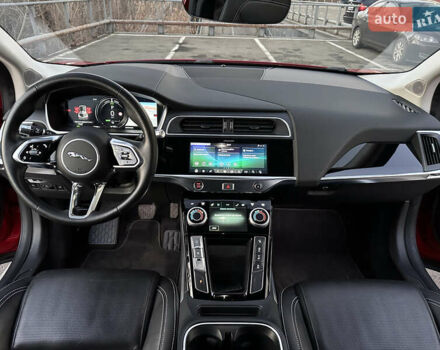 Красный Ягуар I-Pace, объемом двигателя 0 л и пробегом 163 тыс. км за 21999 $, фото 61 на Automoto.ua