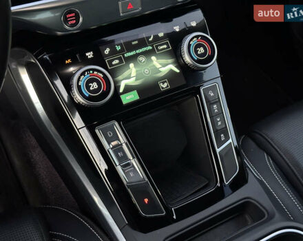 Красный Ягуар I-Pace, объемом двигателя 0 л и пробегом 163 тыс. км за 21999 $, фото 41 на Automoto.ua
