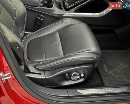 Красный Ягуар I-Pace, объемом двигателя 0 л и пробегом 142 тыс. км за 23500 $, фото 81 на Automoto.ua
