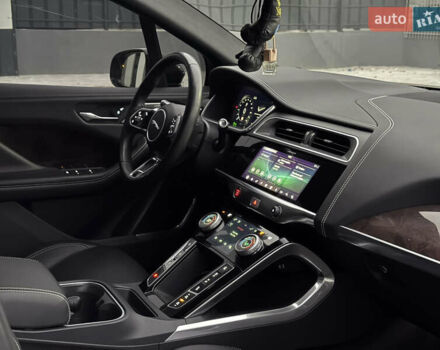 Красный Ягуар I-Pace, объемом двигателя 0 л и пробегом 142 тыс. км за 23500 $, фото 93 на Automoto.ua