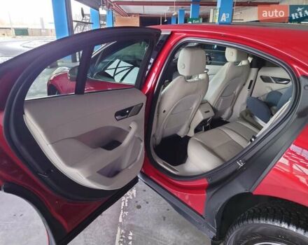 Красный Ягуар I-Pace, объемом двигателя 0 л и пробегом 66 тыс. км за 32300 $, фото 11 на Automoto.ua