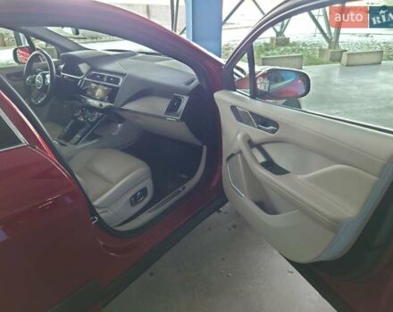 Красный Ягуар I-Pace, объемом двигателя 0 л и пробегом 66 тыс. км за 32300 $, фото 8 на Automoto.ua