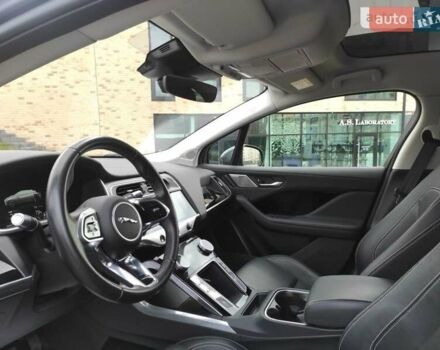 Серый Ягуар I-Pace, объемом двигателя 0 л и пробегом 167 тыс. км за 21900 $, фото 1 на Automoto.ua