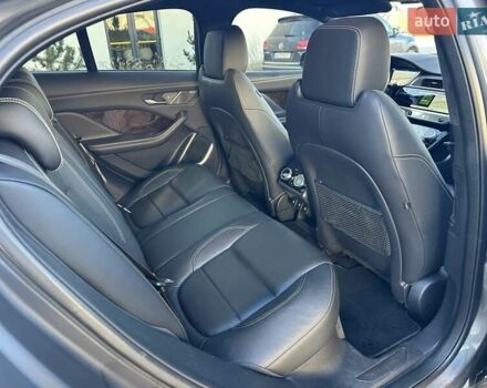 Серый Ягуар I-Pace, объемом двигателя 0 л и пробегом 94 тыс. км за 25900 $, фото 72 на Automoto.ua