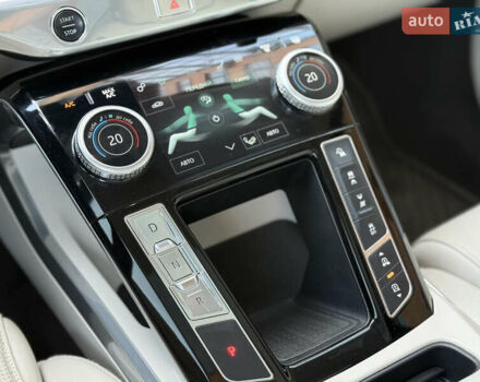 Серый Ягуар I-Pace, объемом двигателя 0 л и пробегом 89 тыс. км за 25400 $, фото 17 на Automoto.ua