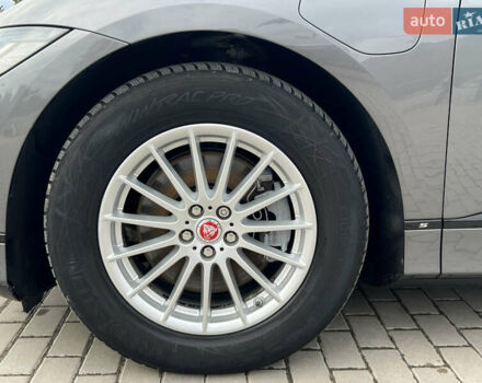 Серый Ягуар I-Pace, объемом двигателя 0 л и пробегом 85 тыс. км за 22852 $, фото 10 на Automoto.ua