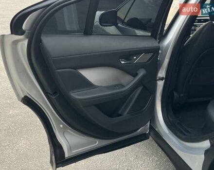 Серый Ягуар I-Pace, объемом двигателя 0 л и пробегом 209 тыс. км за 20900 $, фото 51 на Automoto.ua