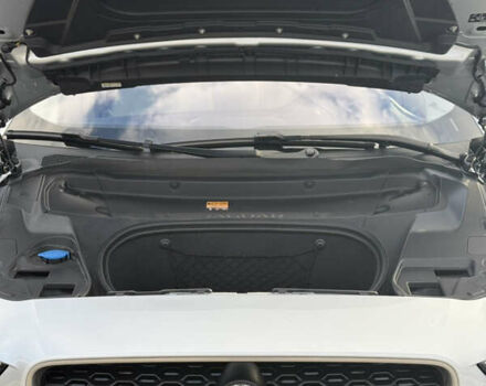 Серый Ягуар I-Pace, объемом двигателя 0 л и пробегом 173 тыс. км за 23499 $, фото 31 на Automoto.ua