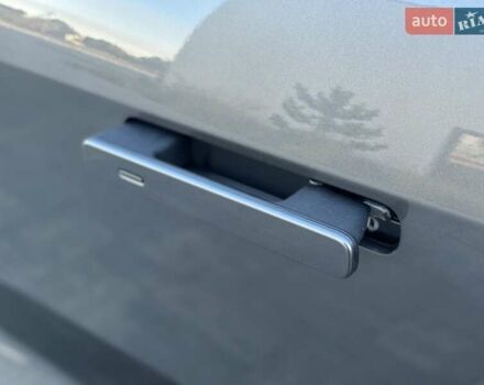 Серый Ягуар I-Pace, объемом двигателя 0 л и пробегом 94 тыс. км за 25900 $, фото 25 на Automoto.ua