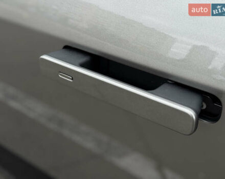 Серый Ягуар I-Pace, объемом двигателя 0 л и пробегом 150 тыс. км за 20900 $, фото 25 на Automoto.ua