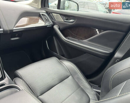 Серый Ягуар I-Pace, объемом двигателя 0 л и пробегом 112 тыс. км за 26500 $, фото 9 на Automoto.ua