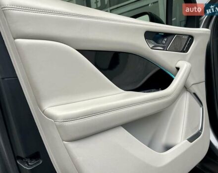Серый Ягуар I-Pace, объемом двигателя 0 л и пробегом 83 тыс. км за 29500 $, фото 39 на Automoto.ua